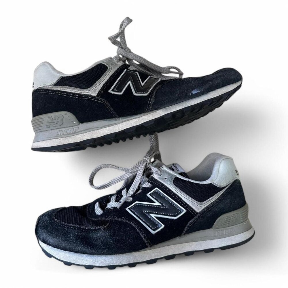 Navy blue and white New Balance Classic 574 Sneakers